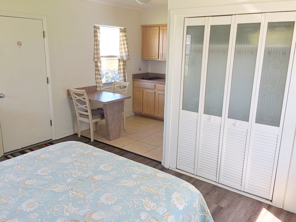 Limited Kitchen Efficiency - Queen Photo 4