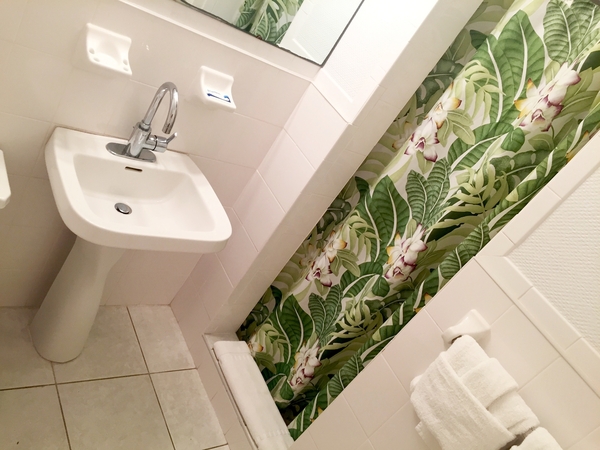 Standard Room Queen Bed IX Photo 3